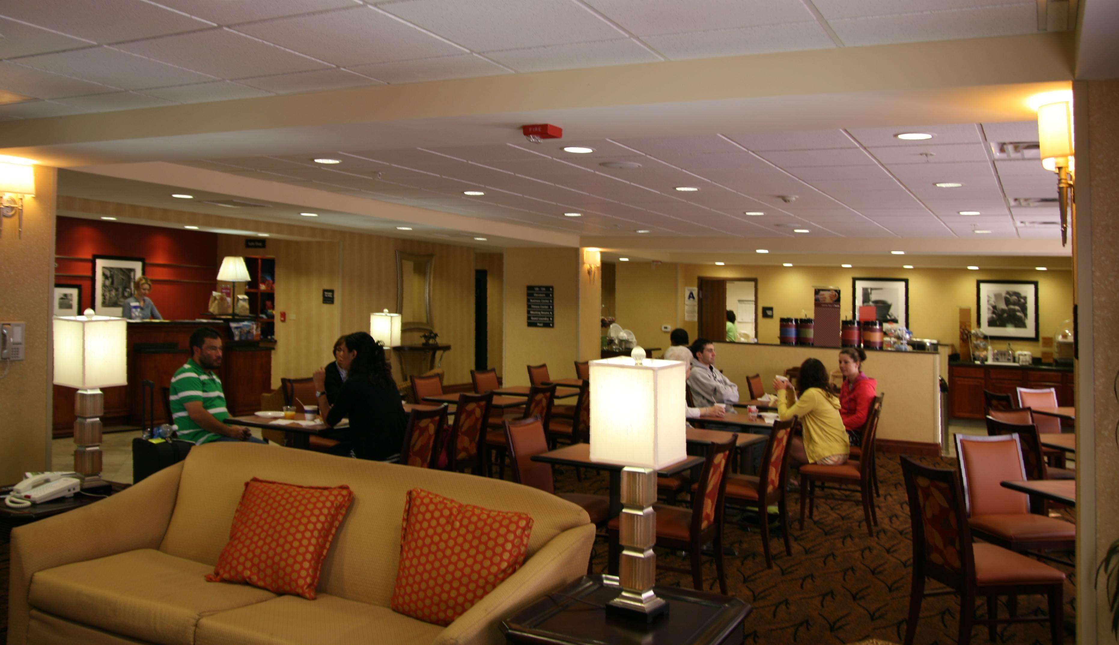 Hampton Inn Norco/Corona Restoran gambar