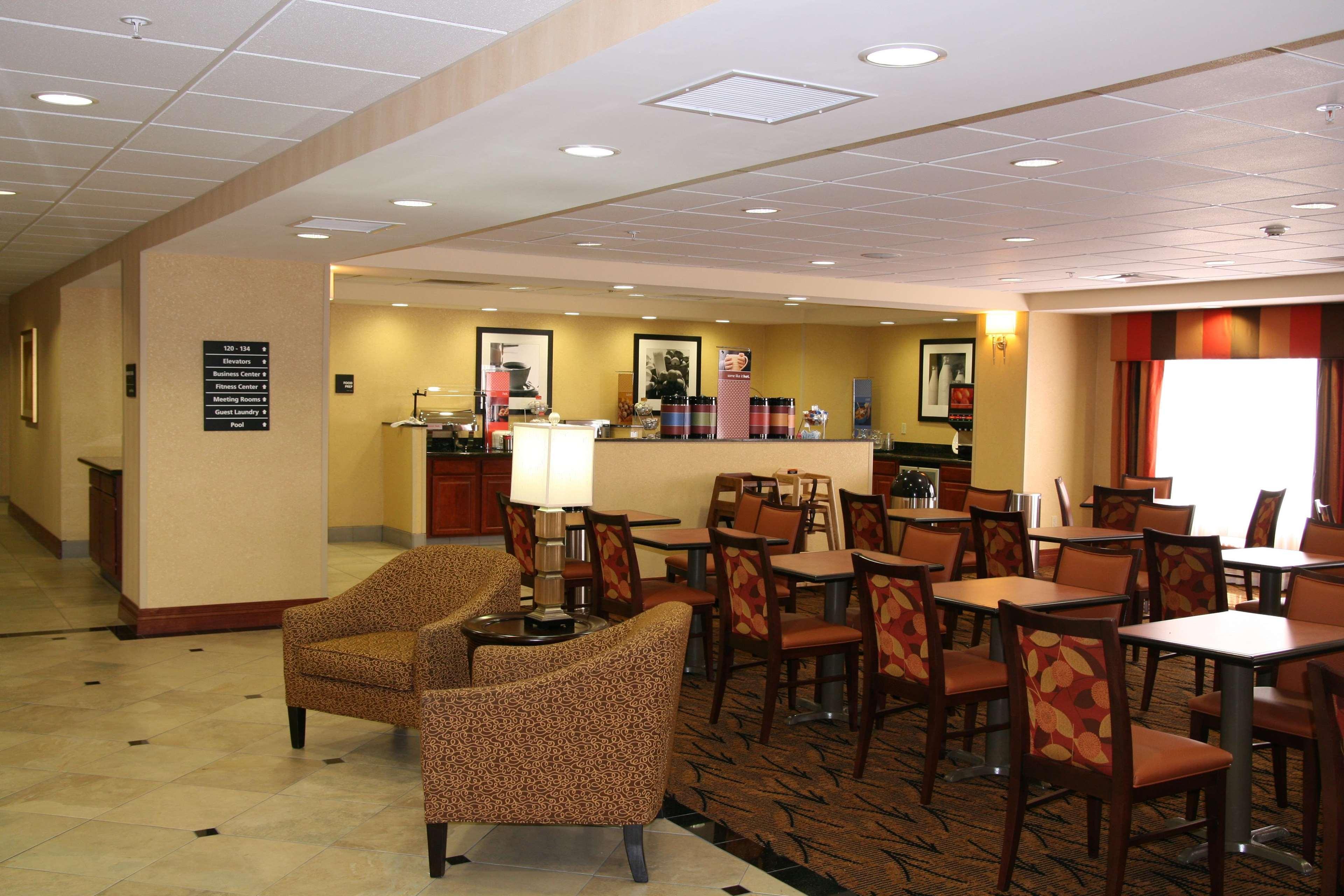 Hampton Inn Norco/Corona Restoran gambar
